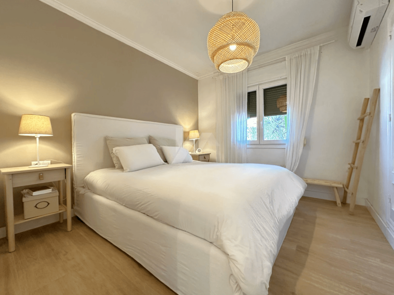 Villa Mediterránea Renovada con Encanto Ibicenco en Benitachell.